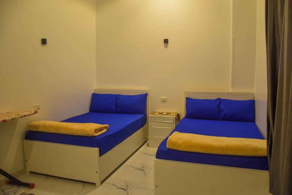 Bed, Bedroom, towels, air conditioner