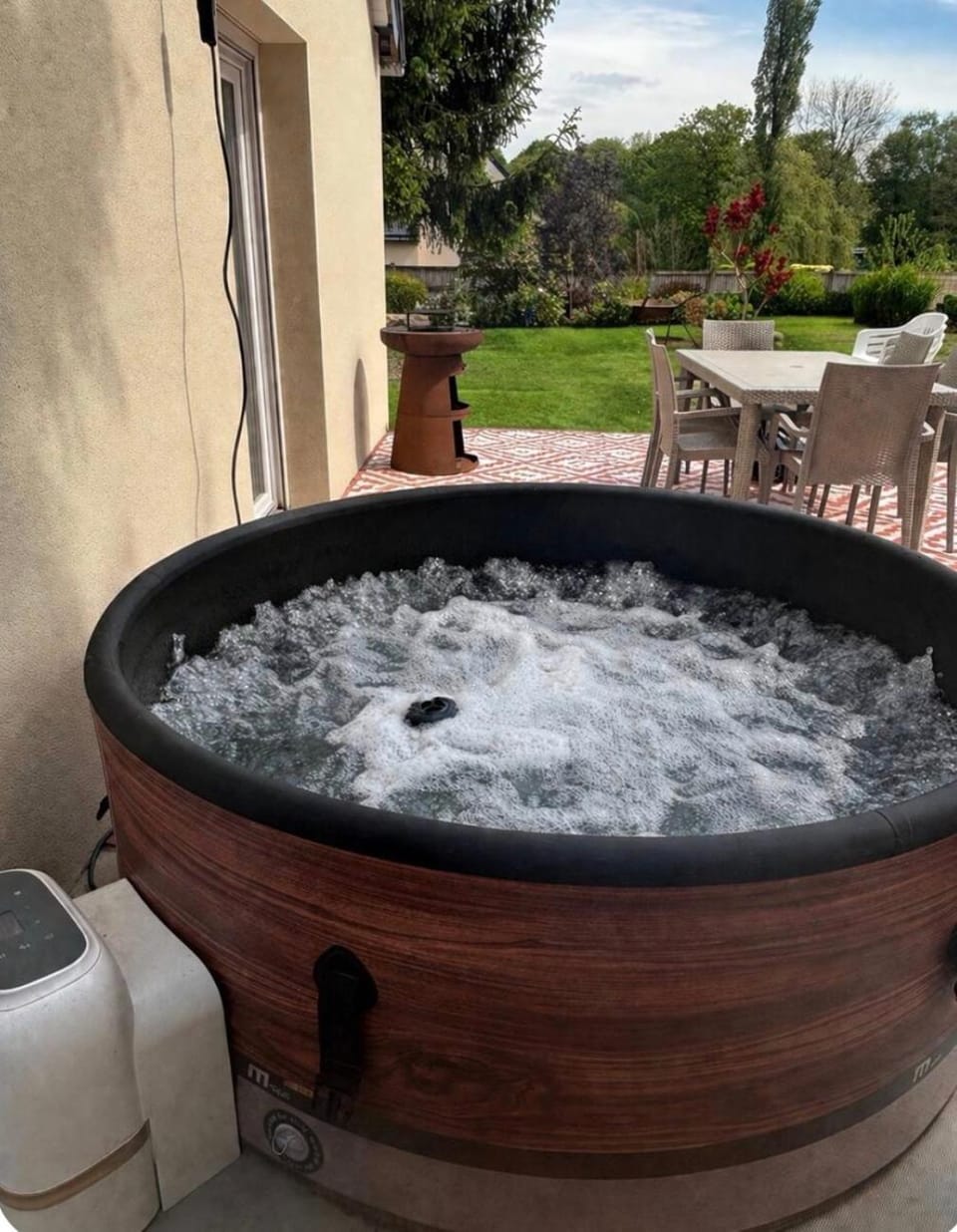 Garden, Hot Tub