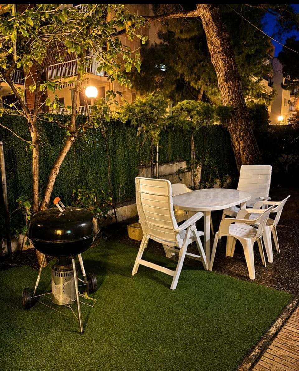 Night, BBQ facilities, Garden, Dining area