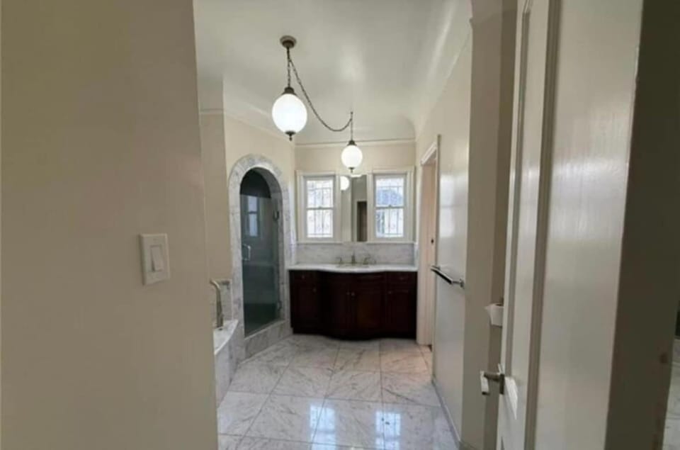 Sweet Master room in Beverly Hills Vacation rental in Beverly Hills