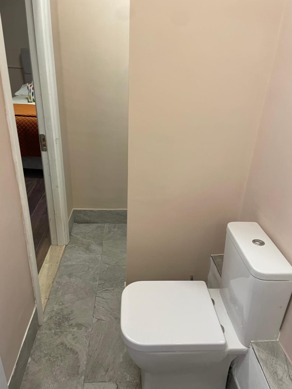 Newly refurbished 2 min walk from beach Bed and Breakfast in County Dublin