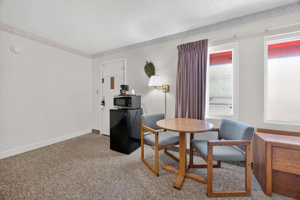 Eagle Motel Suite 100 Hotel in Manitou Springs