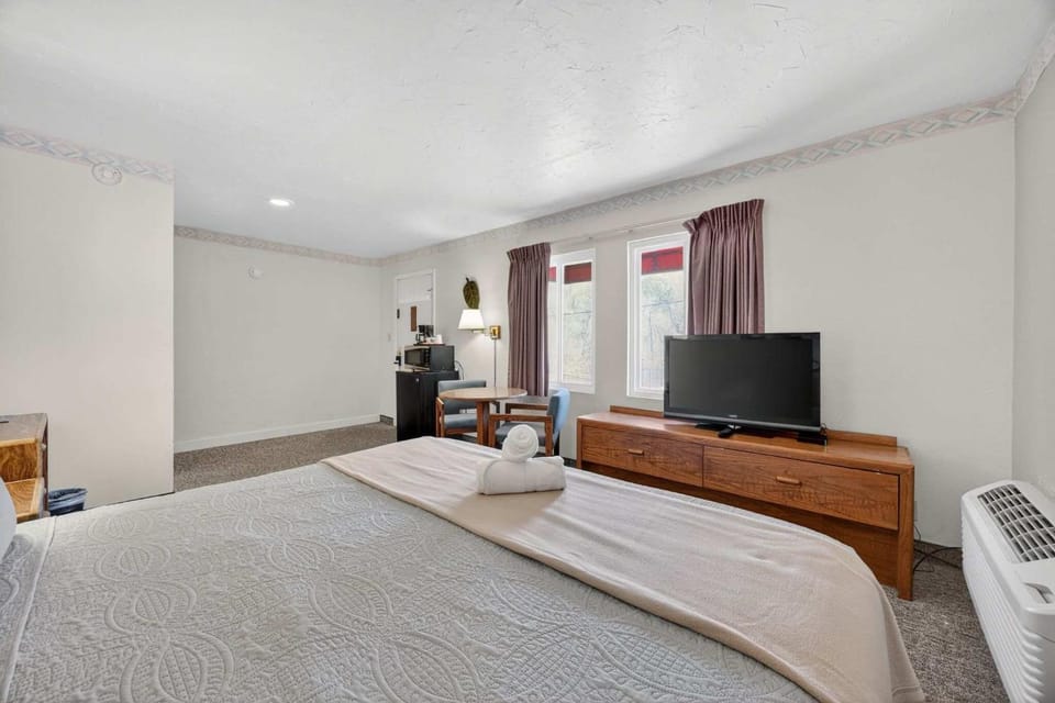 Eagle Motel Suite 100 Hotel in Manitou Springs