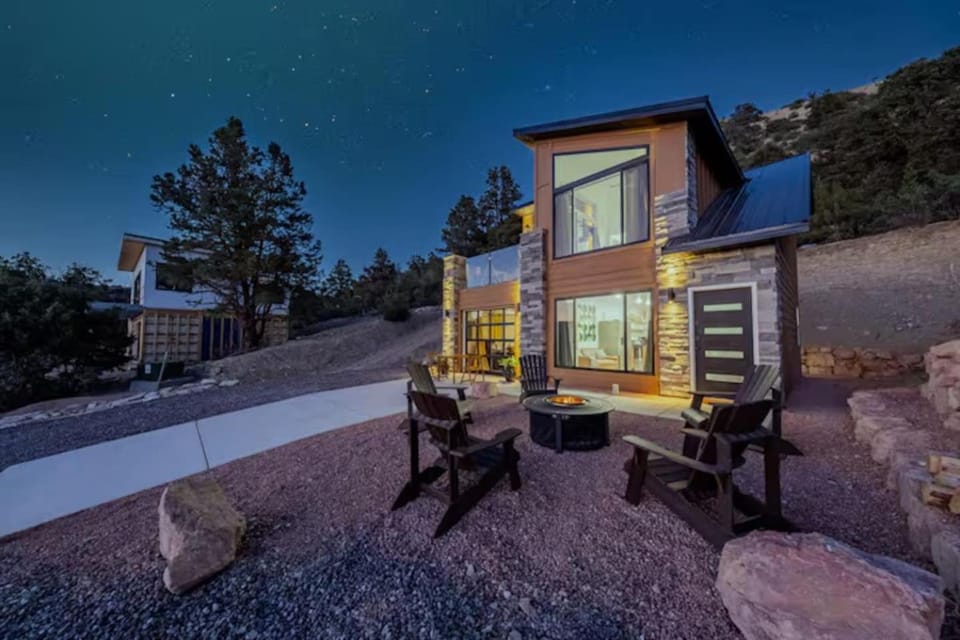Mountain Home Climbing Wall Firepit BBQ Near Zion & Bryce House in Glendale