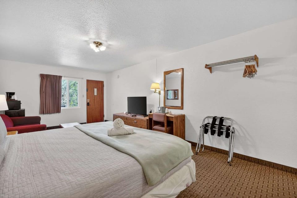 Eagle Motel Suite 107 House in Manitou Springs