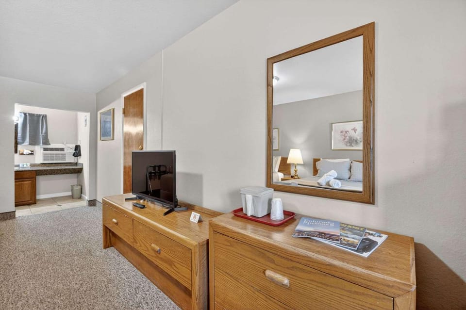 Eagle Motel Suite 110 House in Manitou Springs