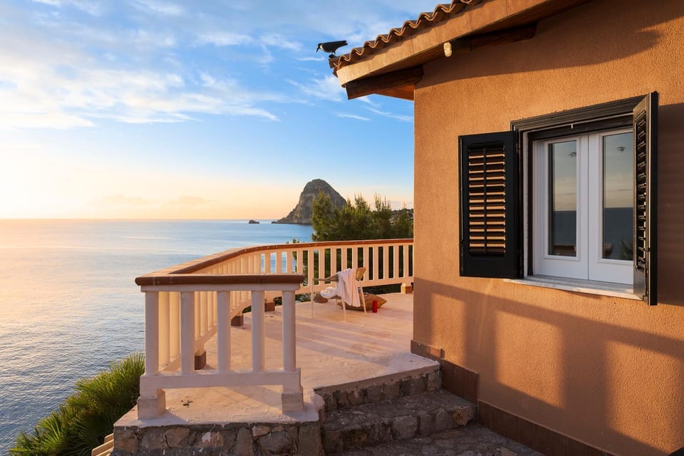 Property building, Patio, Natural landscape, Balcony/Terrace, Sea view