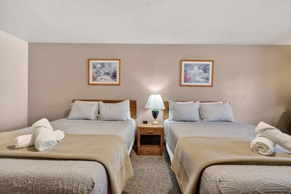 Eagle Motel Suite 111 House in Manitou Springs
