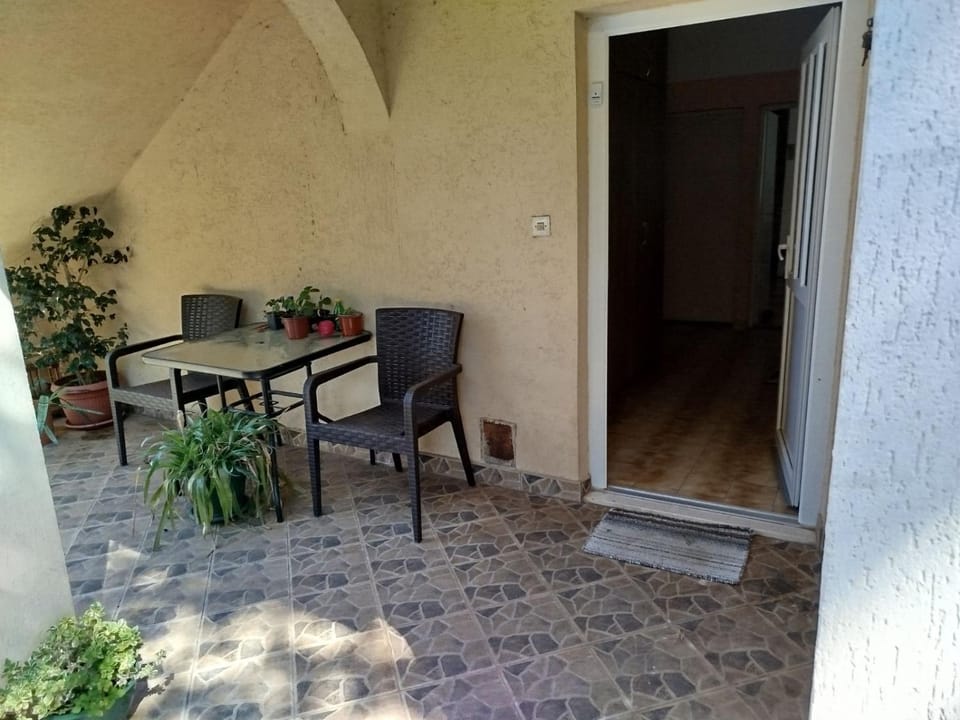 Pineapple Apartment in Montenegro