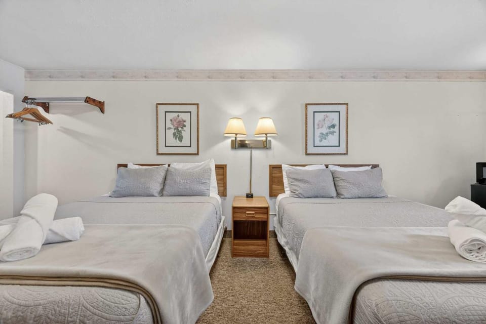 Eagle Motel Suite 112 House in Manitou Springs