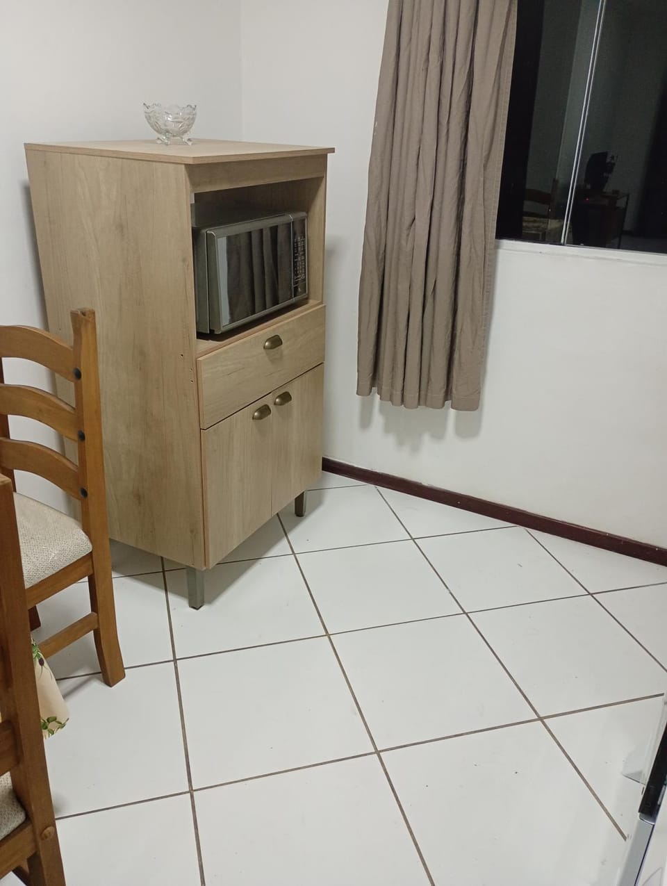 Kitchen or kitchenette, oven