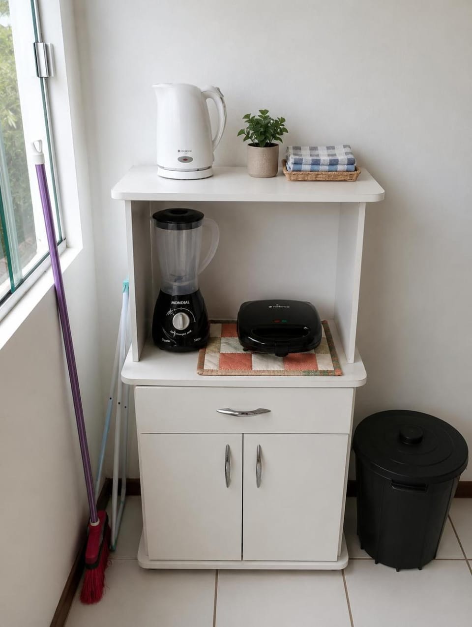 Coffee/tea facilities, toaster
