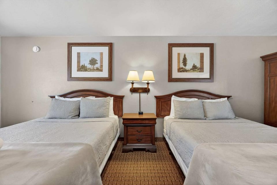 Eagle Motel Suite 117 House in Manitou Springs