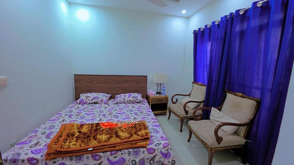 Fully Furnished Family House Villa in Lahore
