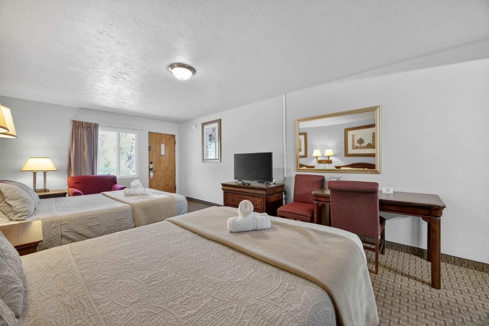 Eagle Motel Suite 118 House in Manitou Springs