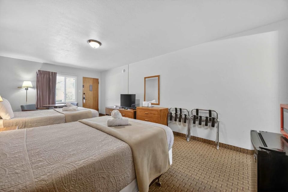 Eagle Motel Suite 120 House in Manitou Springs