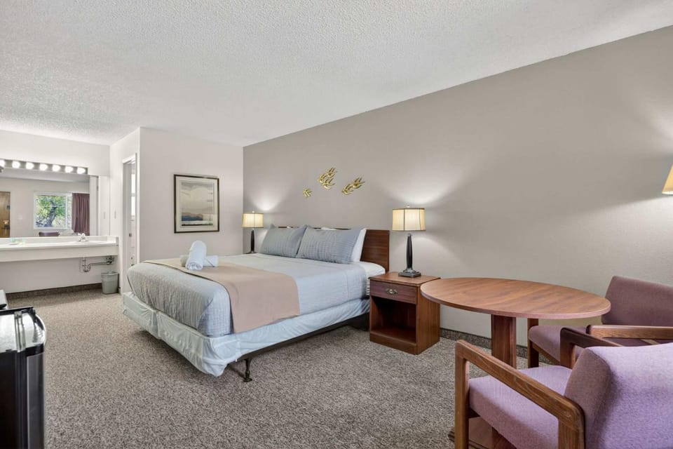 Eagle Motel Suite 224 House in Manitou Springs
