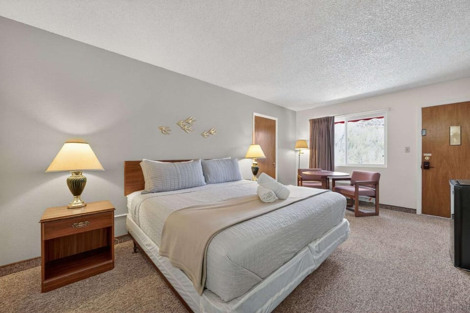 Eagle Motel Suite 225 House in Manitou Springs