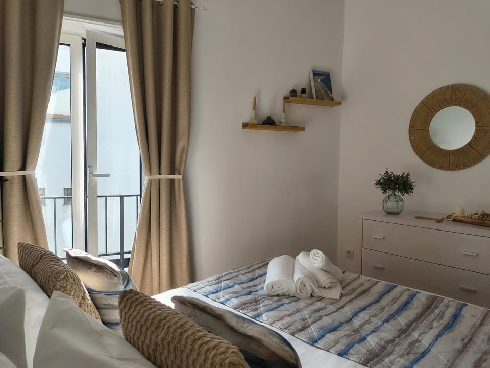 NAZARÉ GOOD Waves Apartment in Nazaré