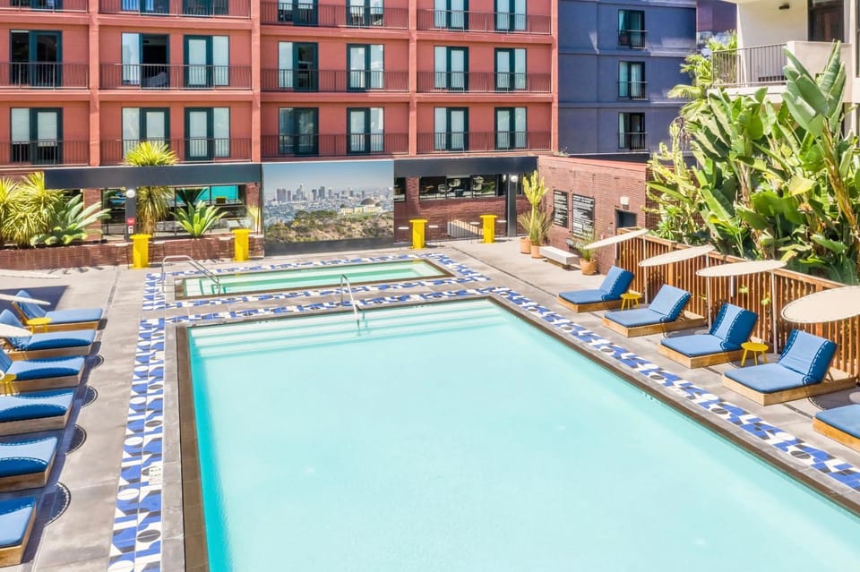 Pool view, Swimming pool, Swimming pool, sunbed