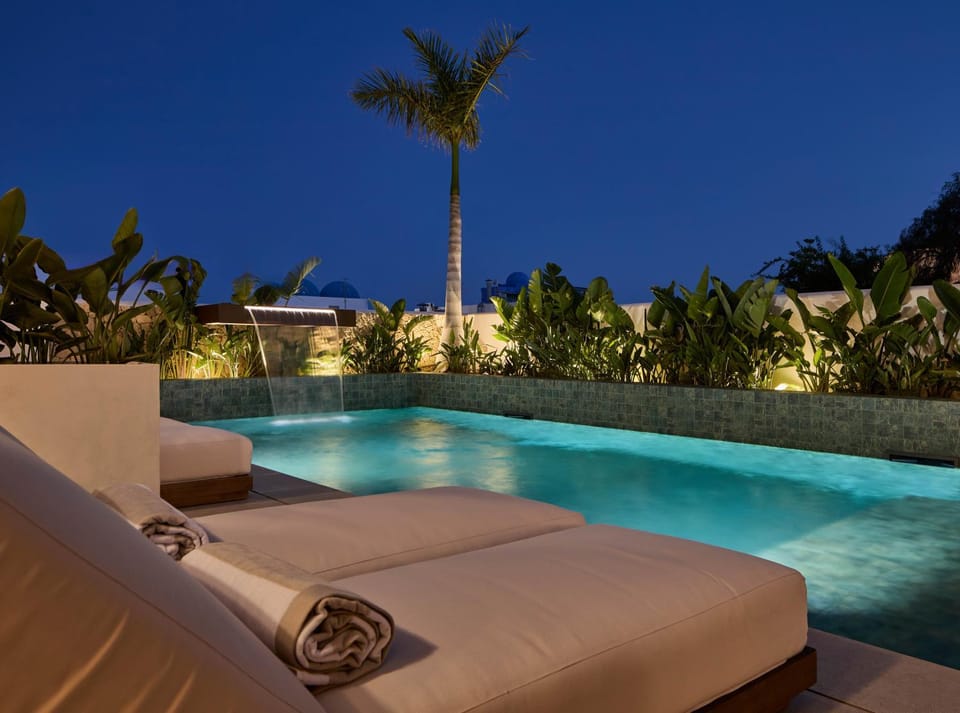 Swimming pool