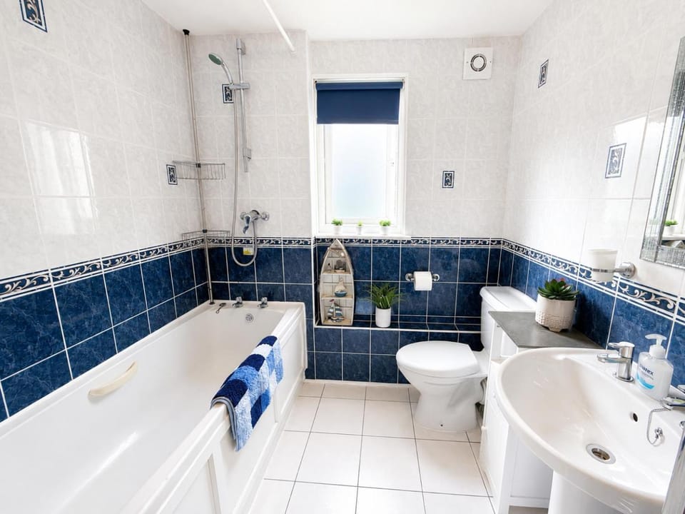 63 Strawberry Hill Villa in Hayle