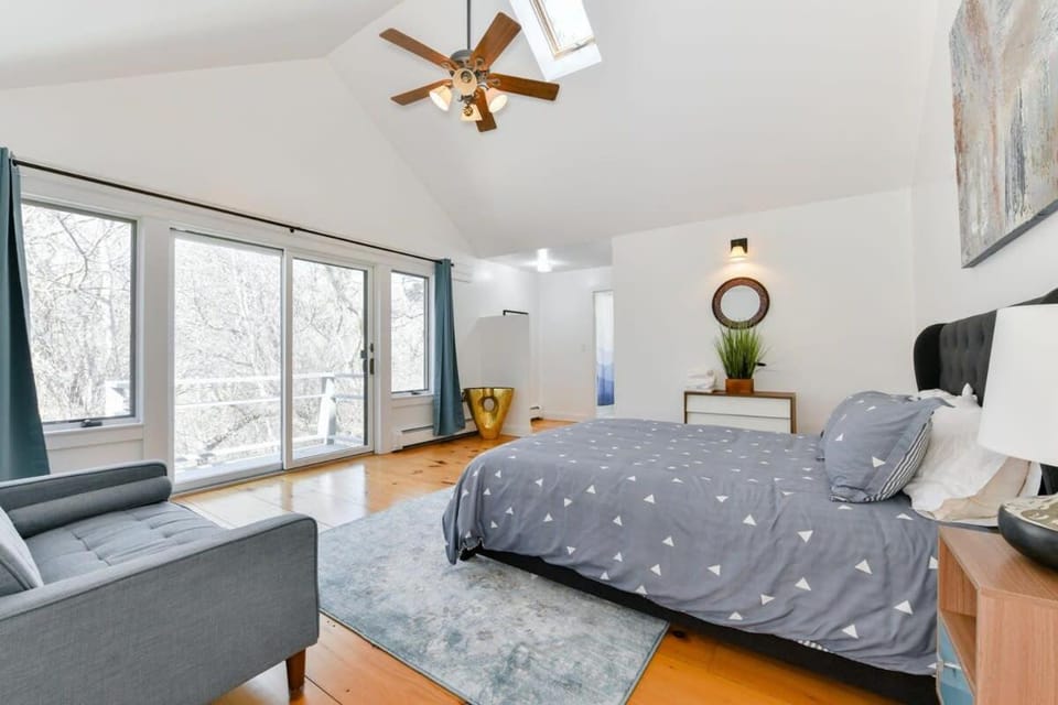 Families - Enjoy Harwich, Pool, Large Hot Tub & AC! House in Brewster