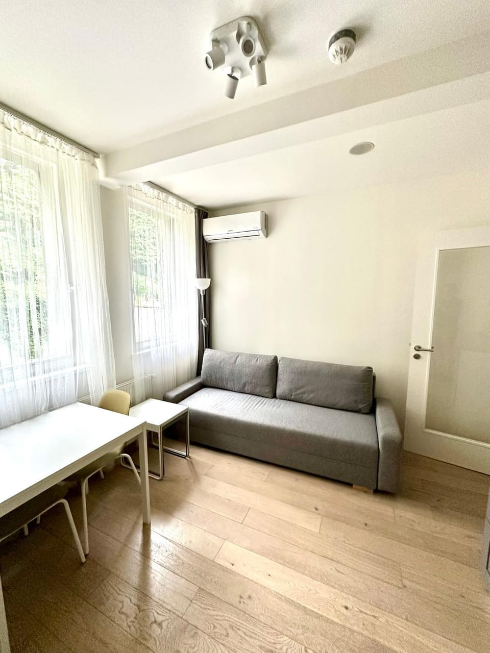 Aldora - Smart Compact Studio with AirCon - Top Location Vinohrady Apartment in Prague