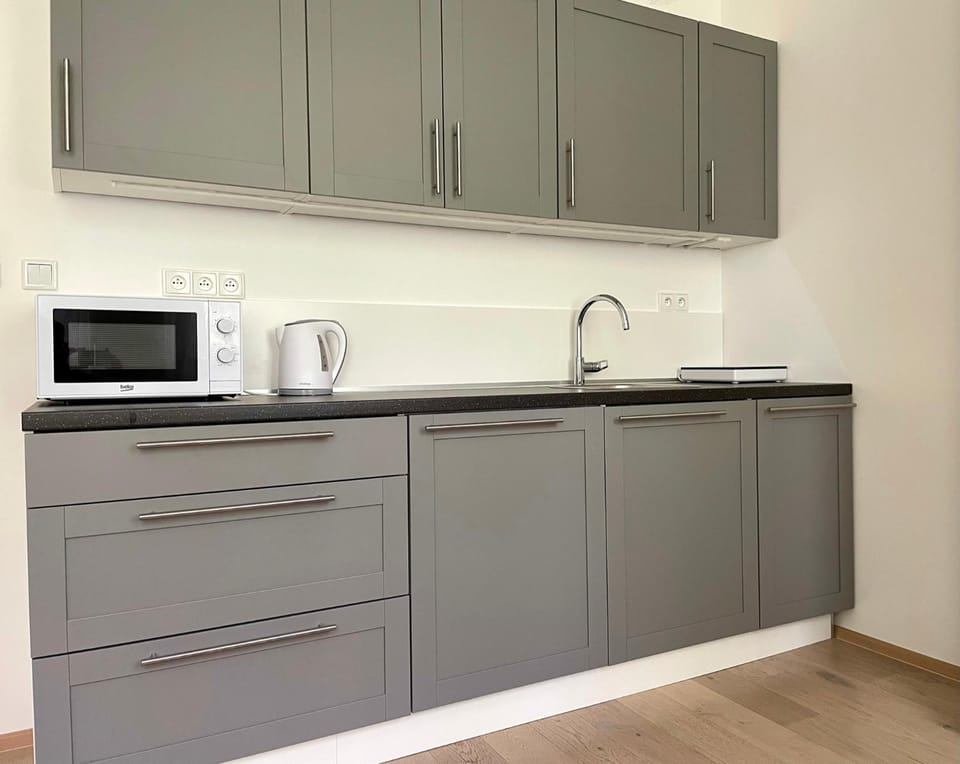 Aldora - Smart Compact Studio with AirCon - Top Location Vinohrady Apartment in Prague