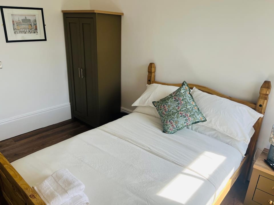 Bed, Bedroom, wardrobe