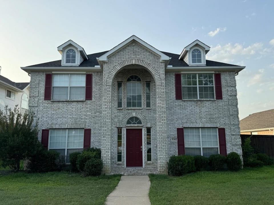 Spacious 4 Bedroom home 15 mins to DFW Airport and 30 mins from Dallas Stadium - Great for World Cup Fans ! House in Coppell