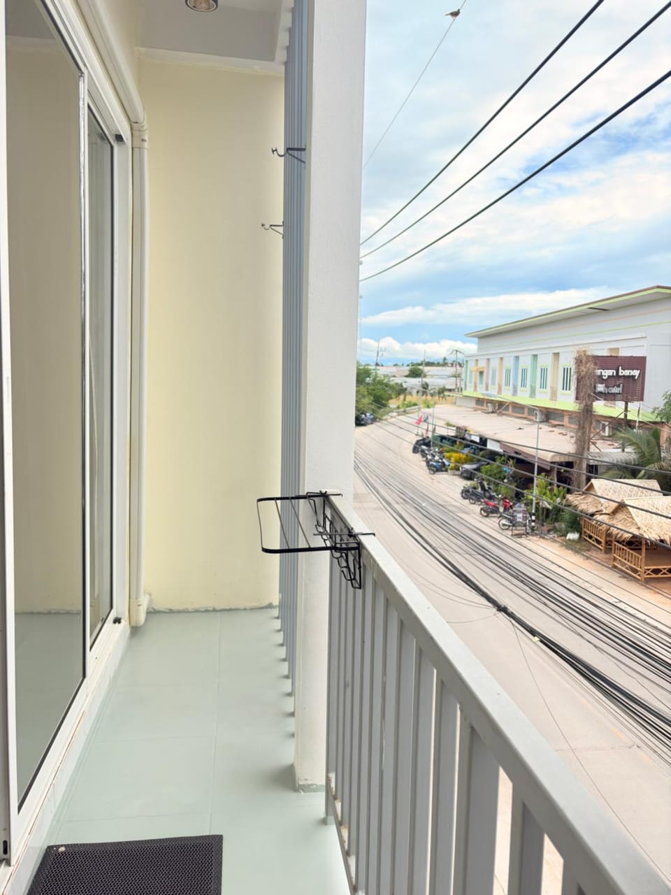 Balcony/Terrace, Quiet street view
