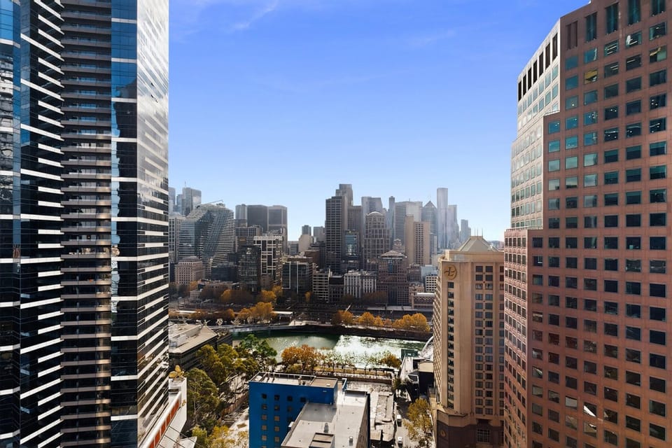 Elevated 2-Bed Stay Steps from Crown Apartment in Southbank