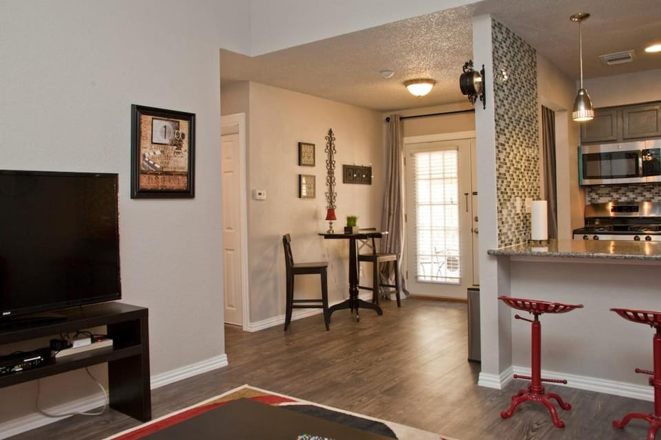 Lamplight Village 2 BR 1 BA Parking Pet Stays Free Apartment in Austin