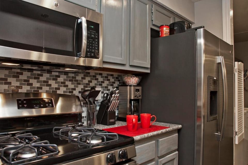 Lamplight Village 2 BR 1 BA Parking Pet Stays Free Apartment in Austin
