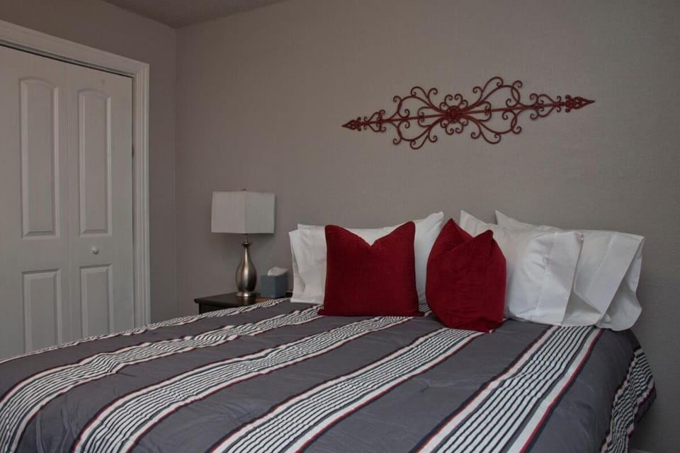 Lamplight Village 2 BR 1 BA Parking Pet Stays Free Apartment in Austin