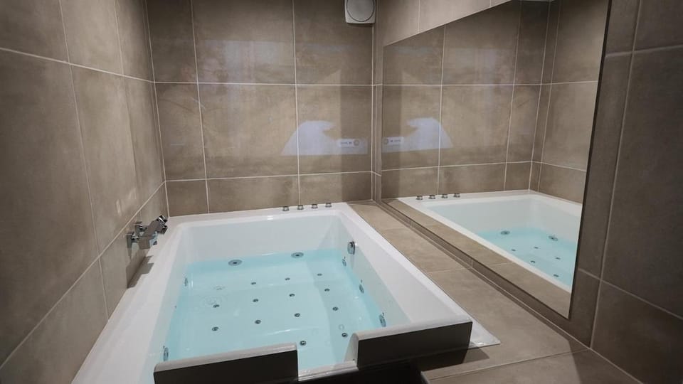 Nymikō suite Apartment in Créteil
