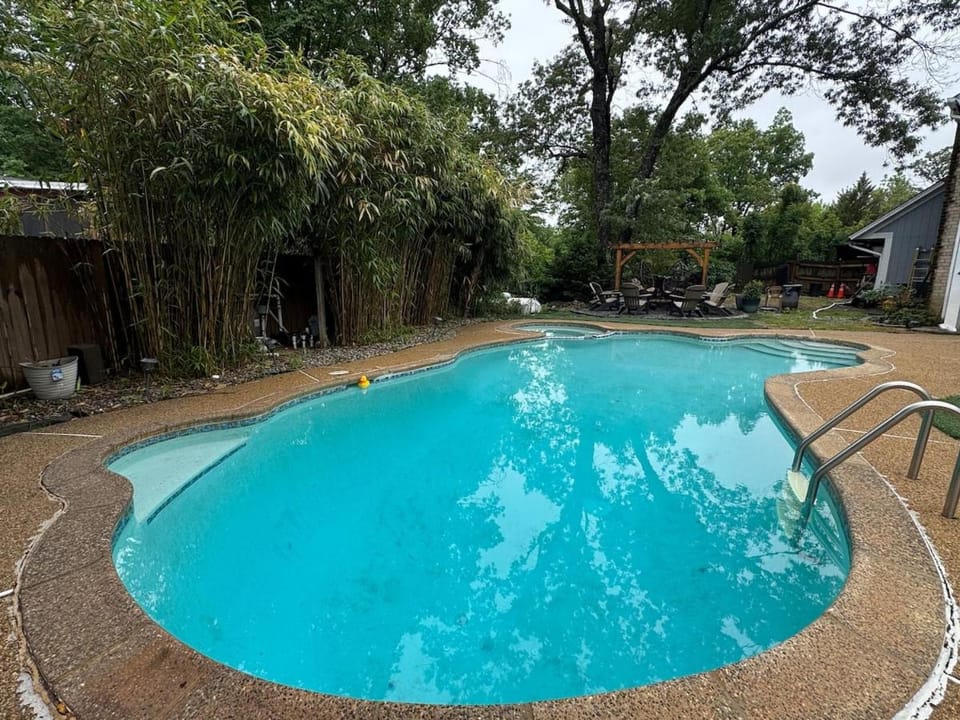 Casa De Coco Retreat 6BR with Pool, + 2 Kitchens House in Spotsylvania County