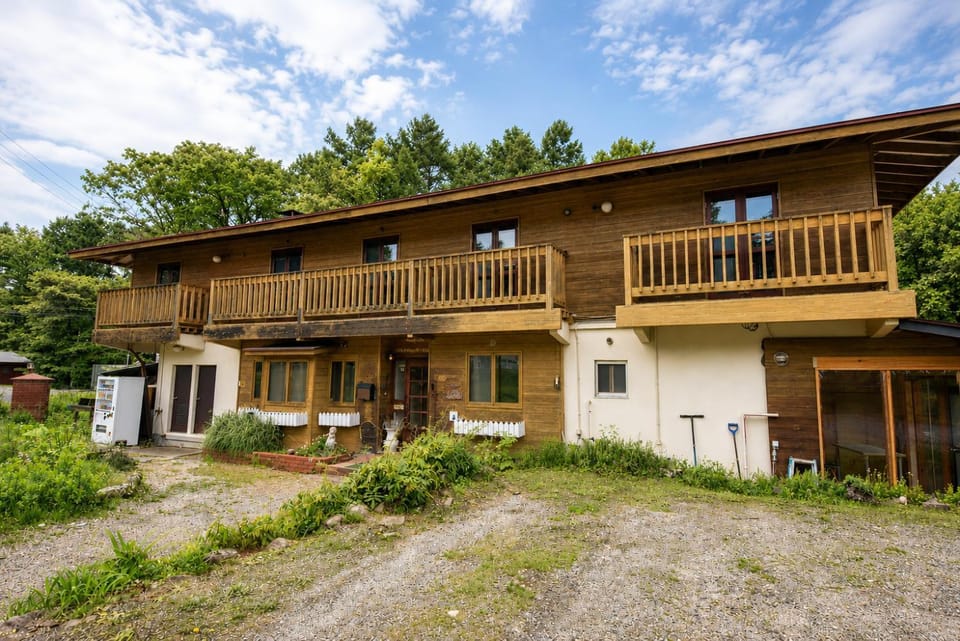 Property building, Day