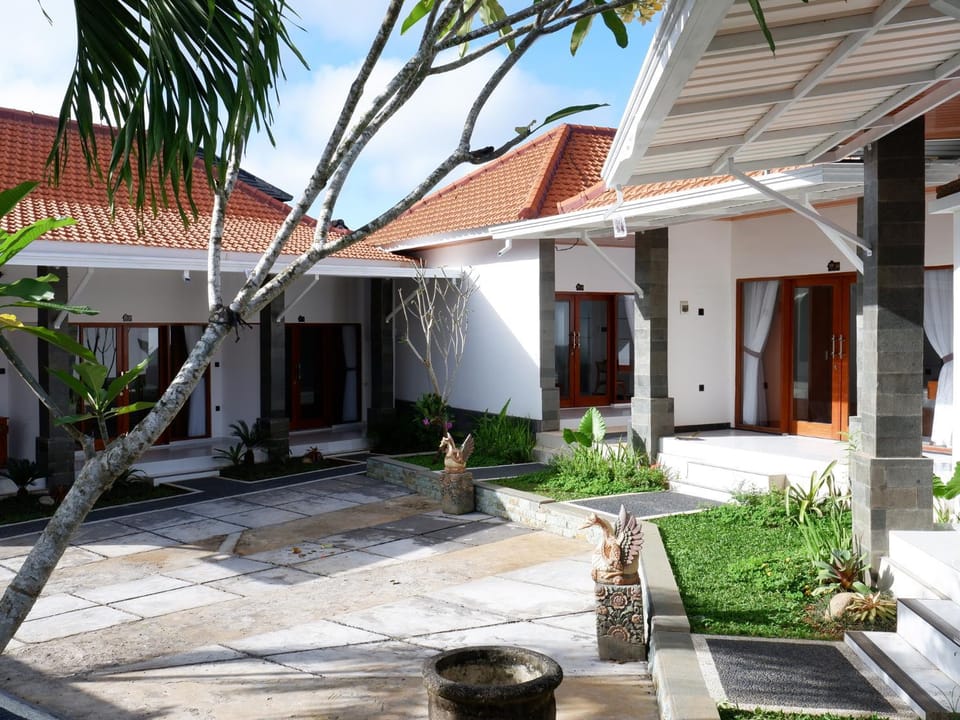Property building, Garden, Garden view