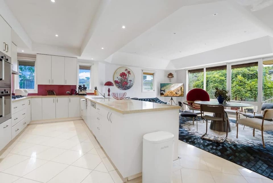 4BR Serene Luxury Retreat in Brighton East House in Melbourne