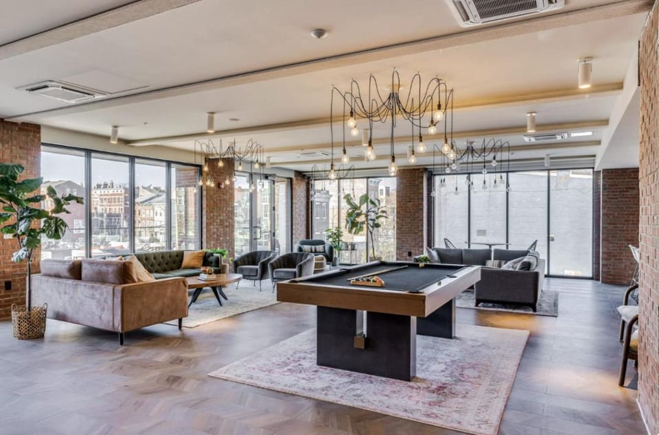 Stylish 7BR OTR Apt, GYM, POOL Apartment in Over The Rhine