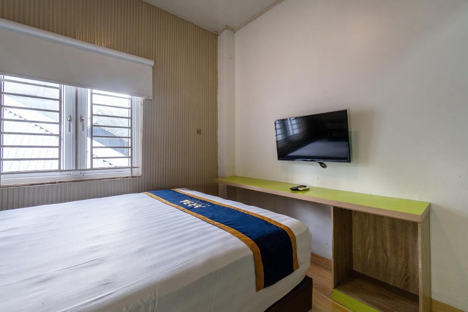 Bathroom, Bedroom