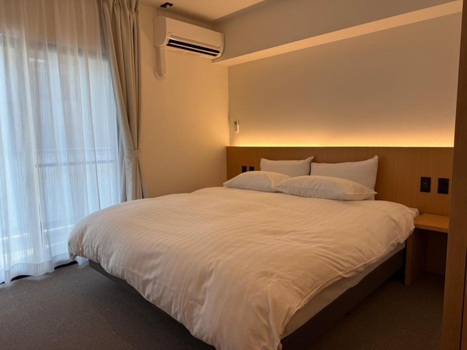 Bed, Photo of the whole room, air conditioner