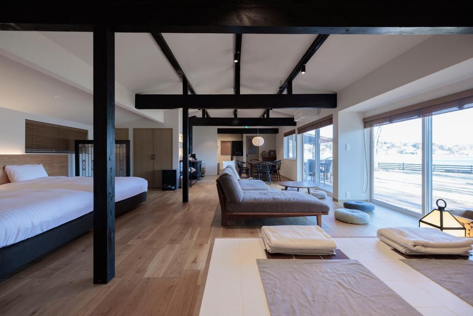Bed, Living room, Photo of the whole room