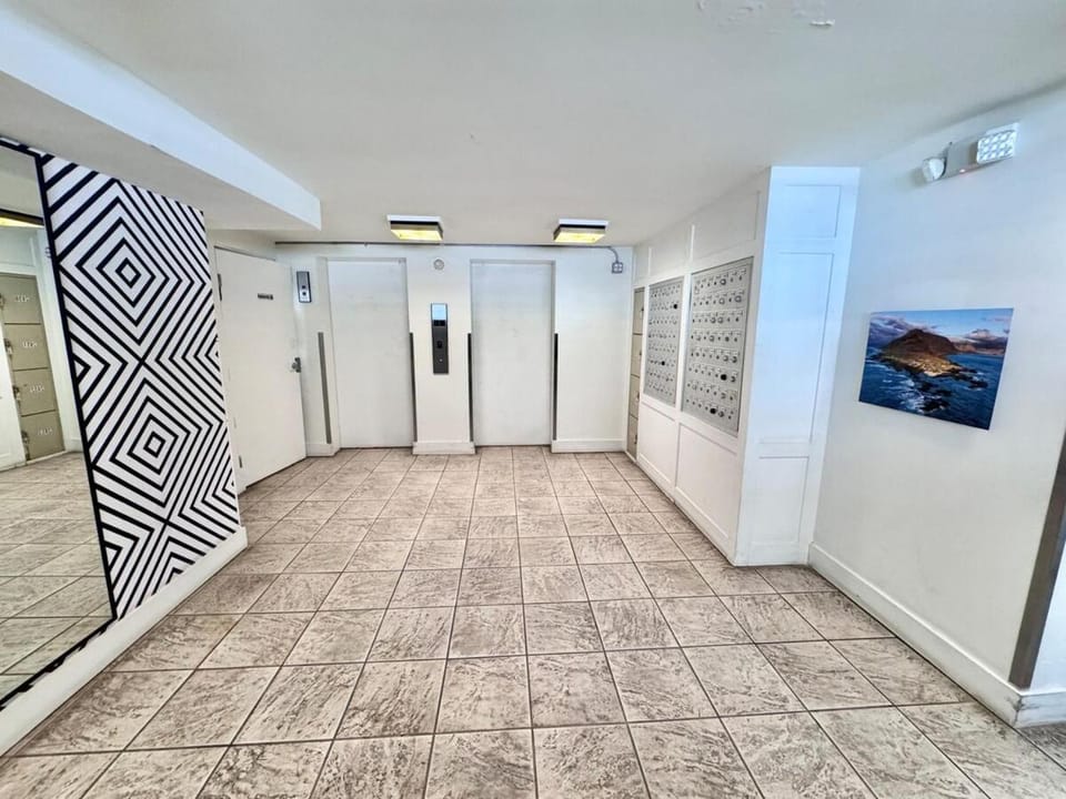 Steller ocean View! Center of Waikiki! Apartment in Honolulu