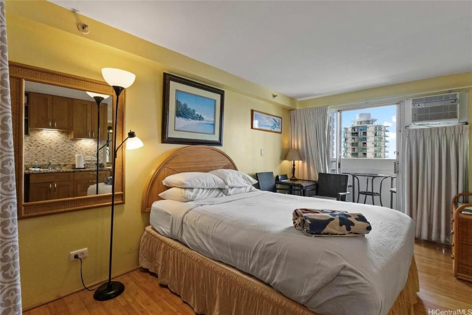 Steller ocean View! Center of Waikiki! Apartment in Honolulu