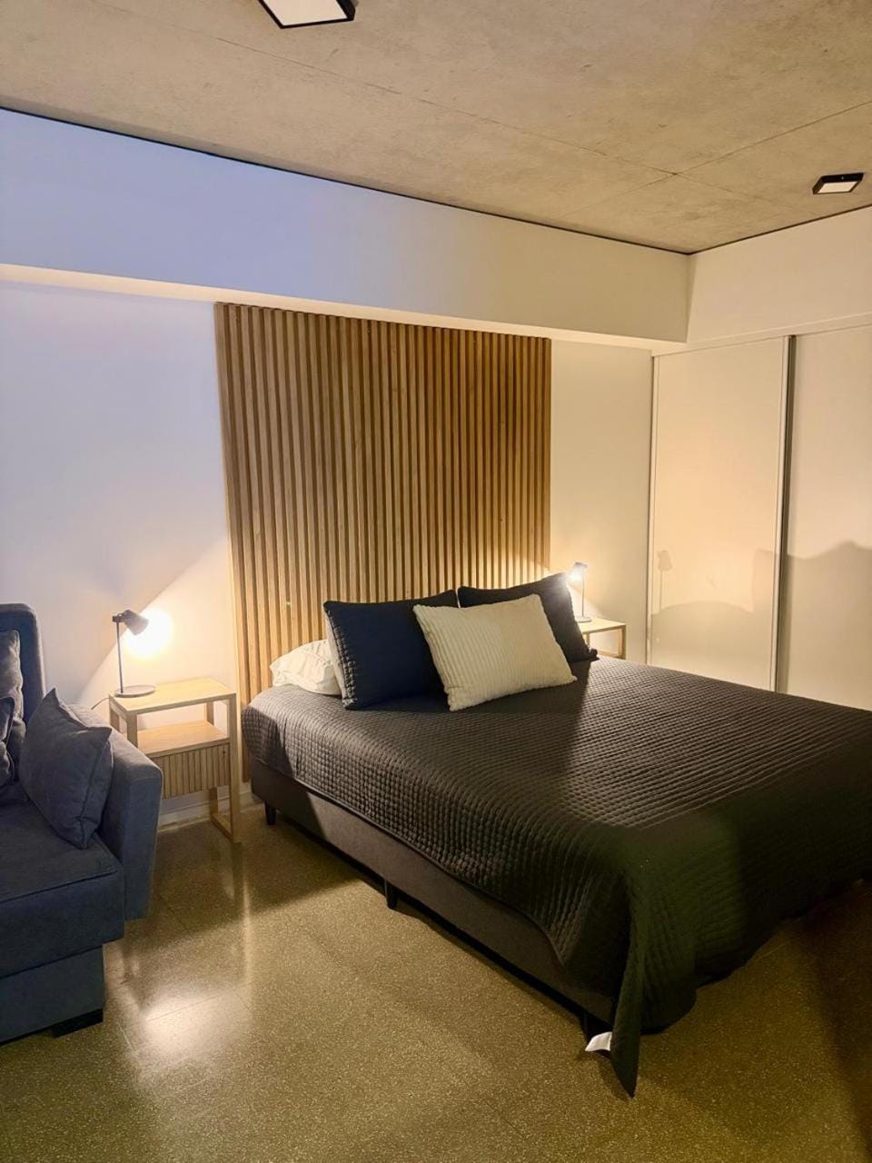 Puerto Skyline Stay - Pool, Sauna & Gym Apartment in Buenos Aires