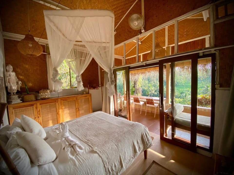Photo of the whole room, Bedroom, River view