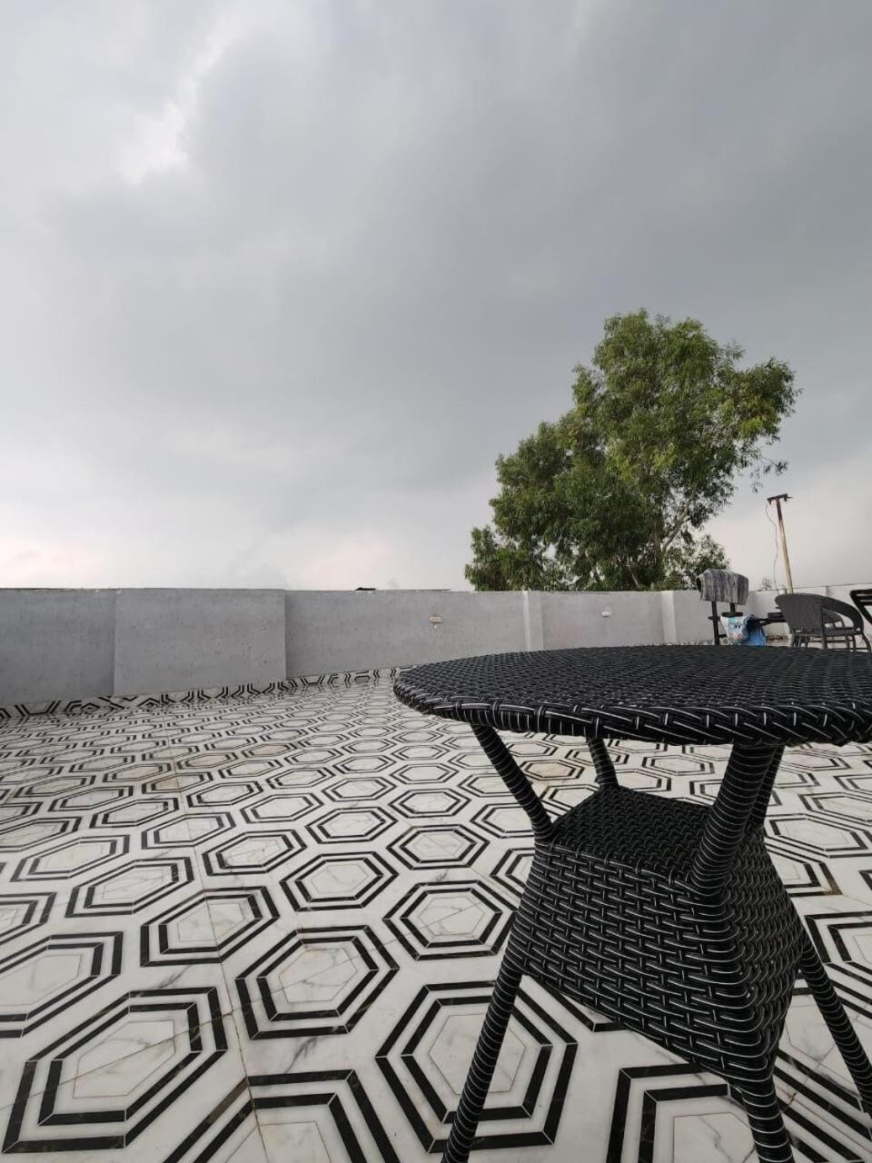 Couple Friendly Stylish Rooftop Retreat by Sanjay Apartment in New Delhi